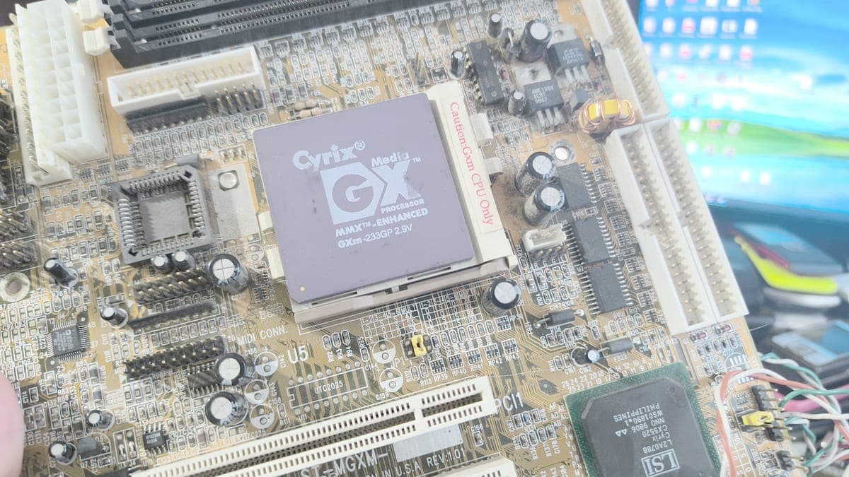 Самый уникальный x86 процессор из 90-х — Cyrix MediaGX. Как инженерам Cyrix удалось уместить целый компьютер в два чипа?
