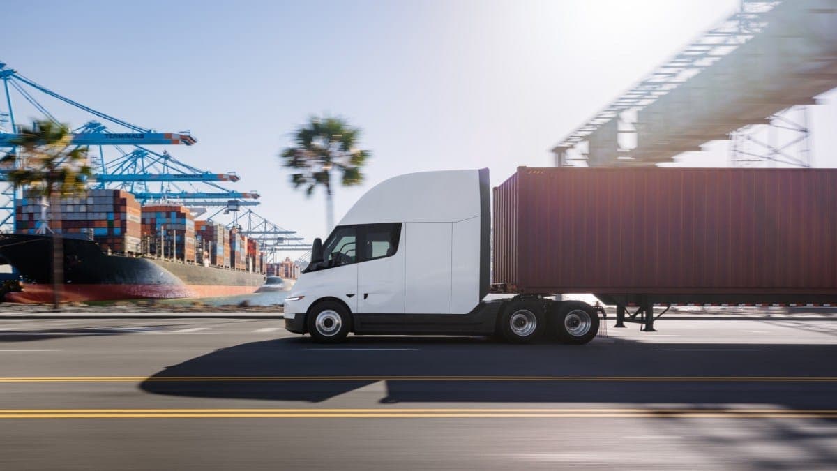 Tesla annonce son Semi en Europe, mais Mercedes, Volvo et Renault n’ont pas attendu Elon Musk