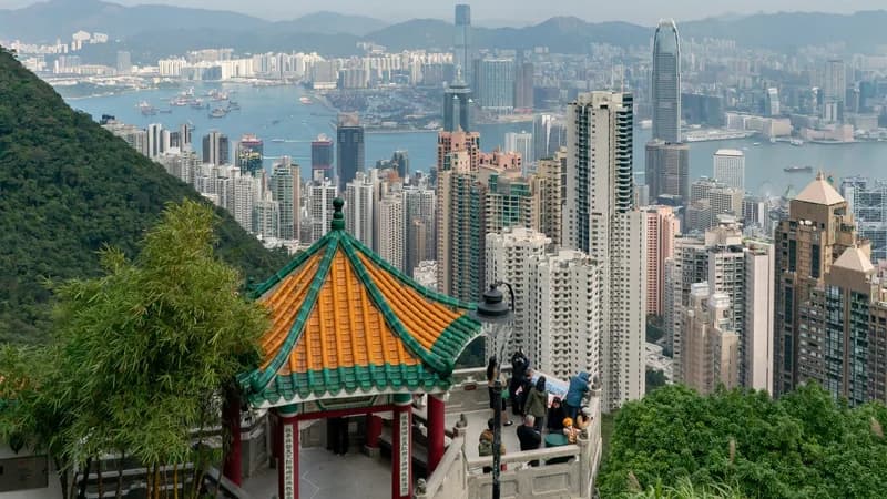 Will there be 33°C at the highest temperature in Hong Kong on August 19?