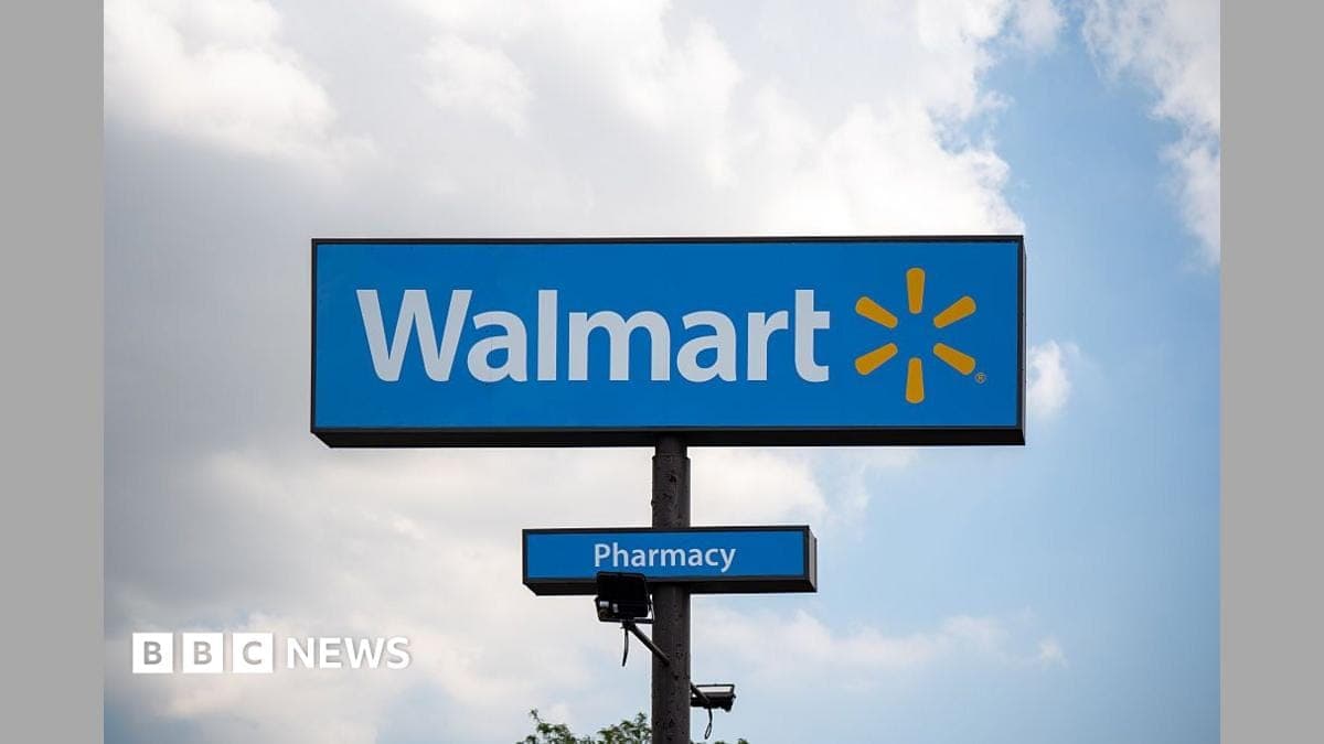 Walmart sales under strain as US shoppers pull back
