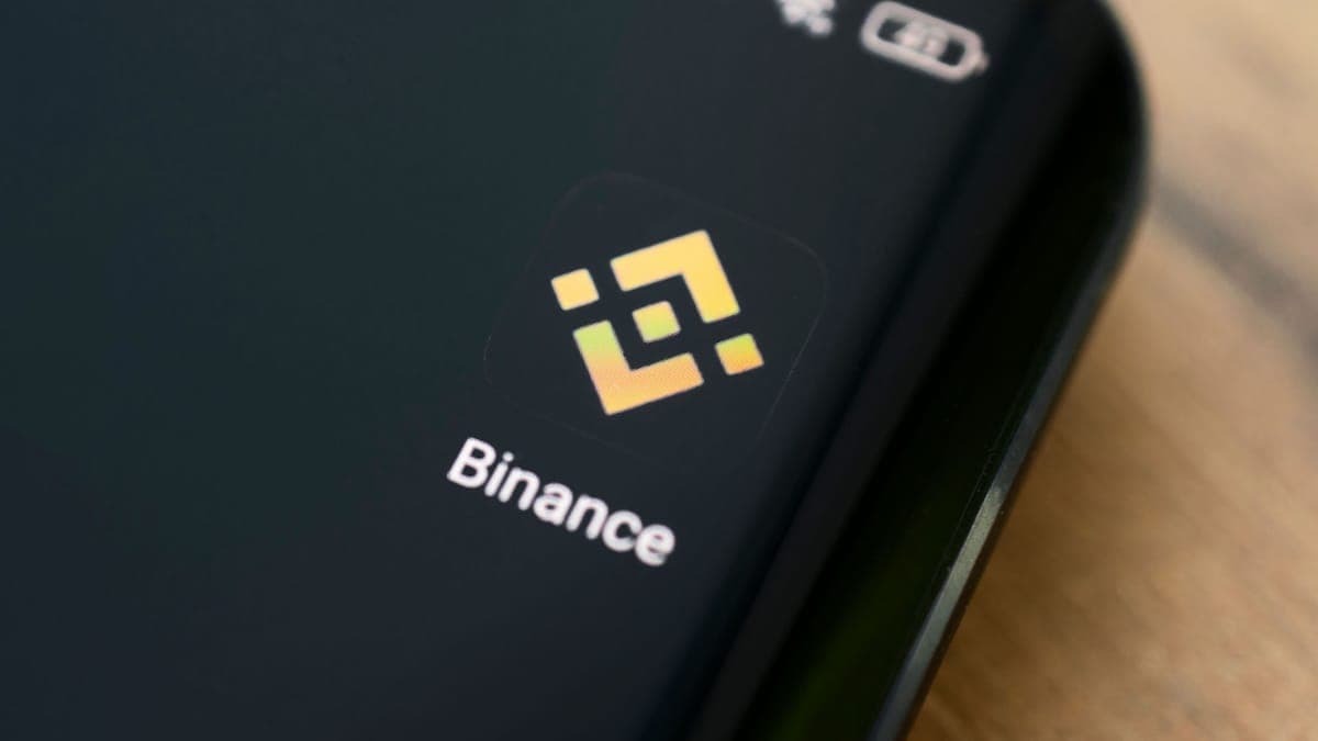 Binance 12 Altcoin İçin Bazı Marjin Çiftlerini Kaldırıyor: Biri Yüzde 13 Yükseldi