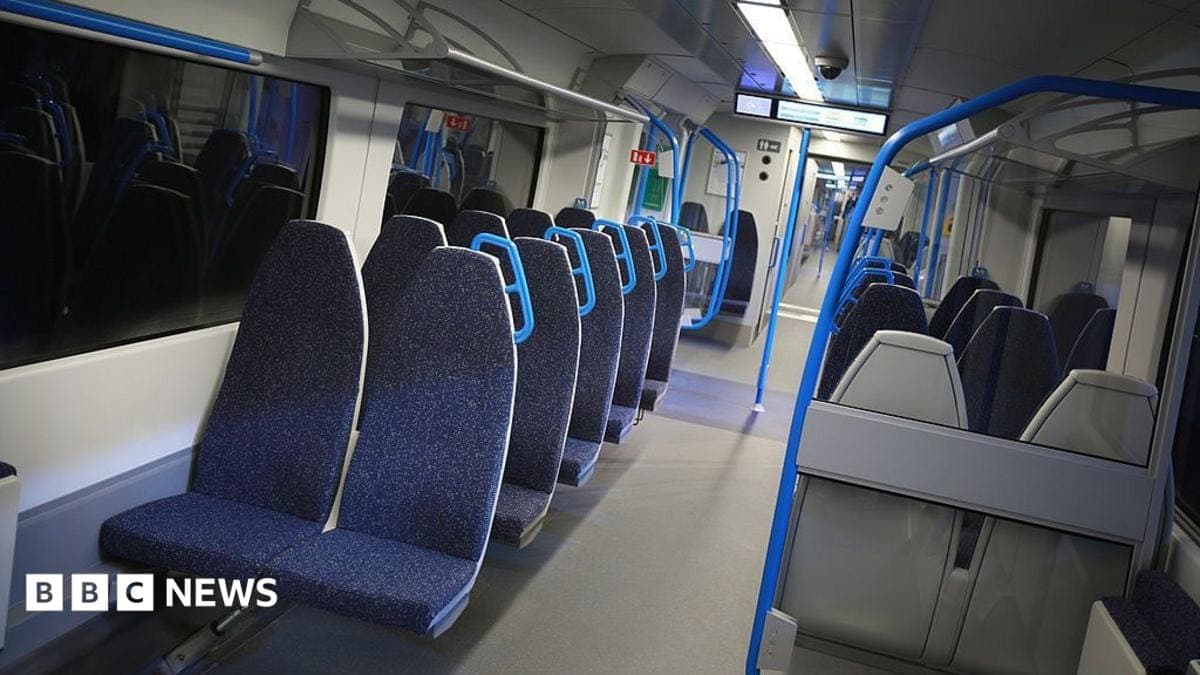 'Ironing board' seats to be replaced on Thameslink