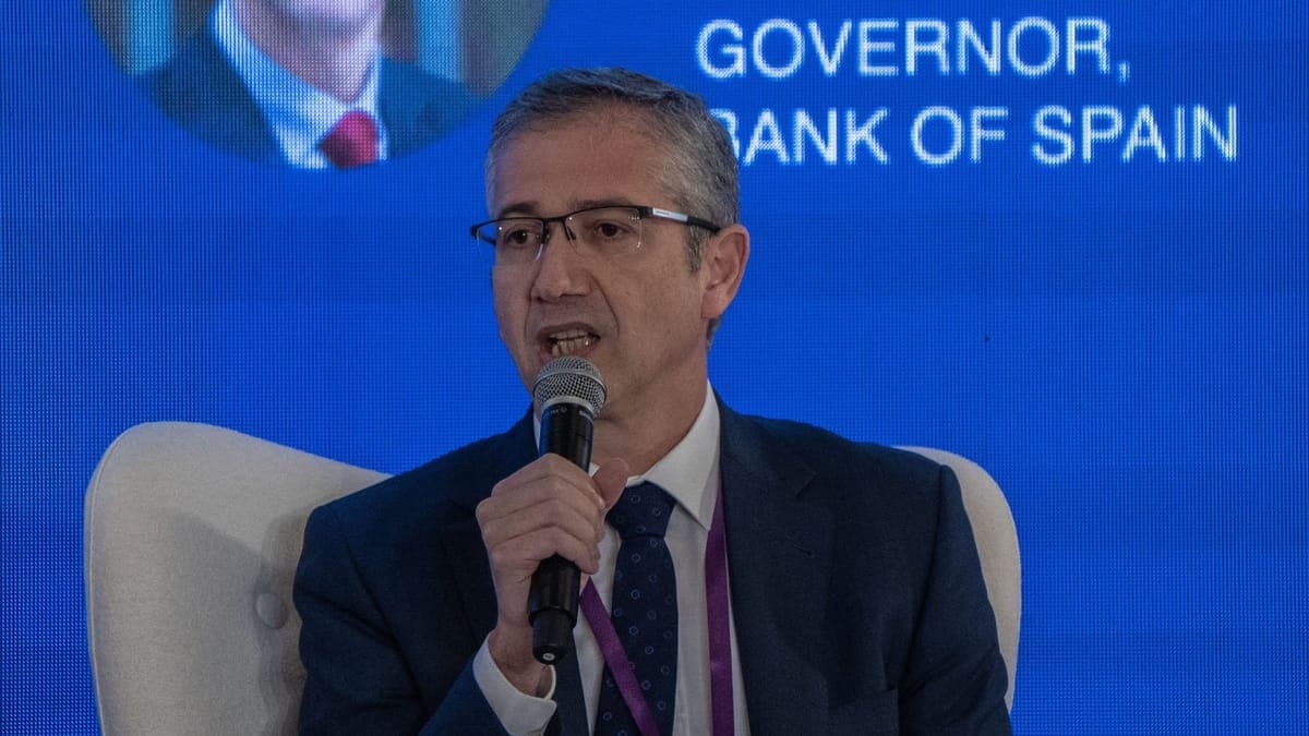 BIZ-Generaldirektor De Cos warnt vor Stablecoins und digitaler Dollarisierung