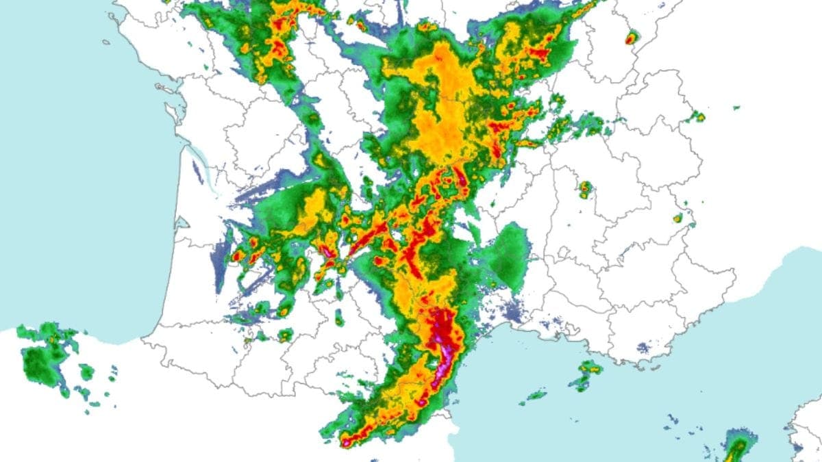 Orages du 24 août 2026 : les images saisissantes des tornades filmées dans le sud de la France