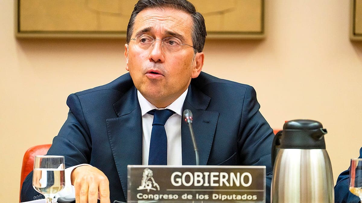 La "tibieza" con Marruecos también agrieta el discurso oficial: Albares culpa a los "bulos" y Robles dice que Rabat sabrá "lo que ha hecho y lo que no"