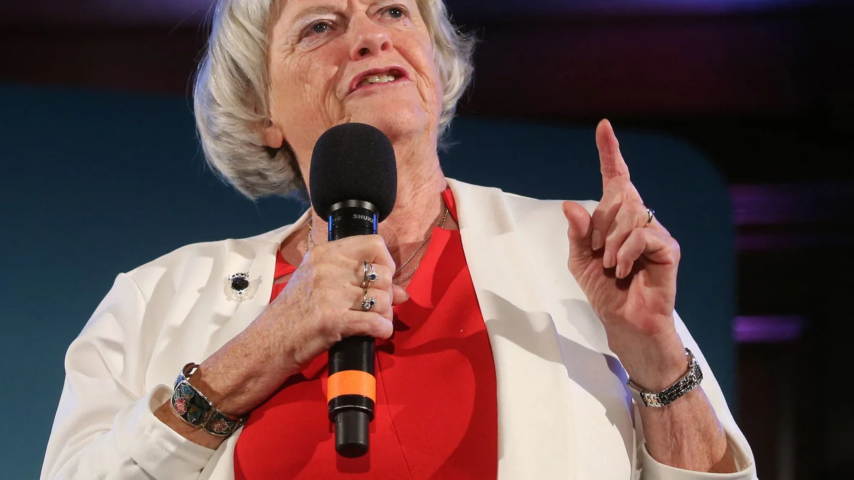 El asesino del ex ministra británica Ann Widdecombe la golpeó 21 veces con un martillo, según el fiscal