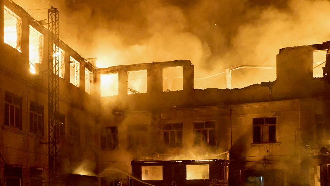 Attacchi russi nella notte a Kharkiv e Pavlohrad, colpite anche due navi civili