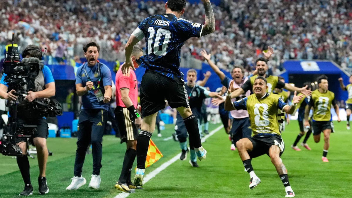 Messi emula a Maradona ante Inglaterra y va a por Pelé