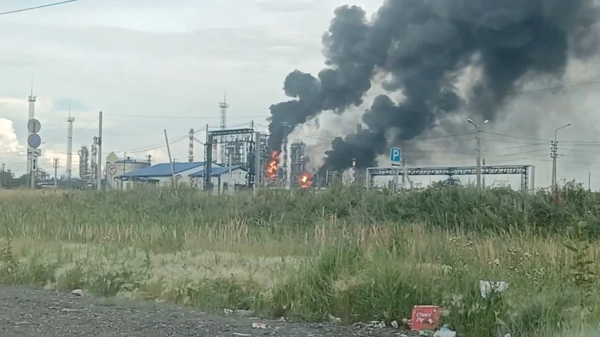 Ukrainische Angriffe: Selbst Raffinerien in Sibirien sind nicht mehr sicher