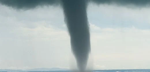 Unwetter in Deutschland: Tornado braut sich über dem Bodensee zusammen