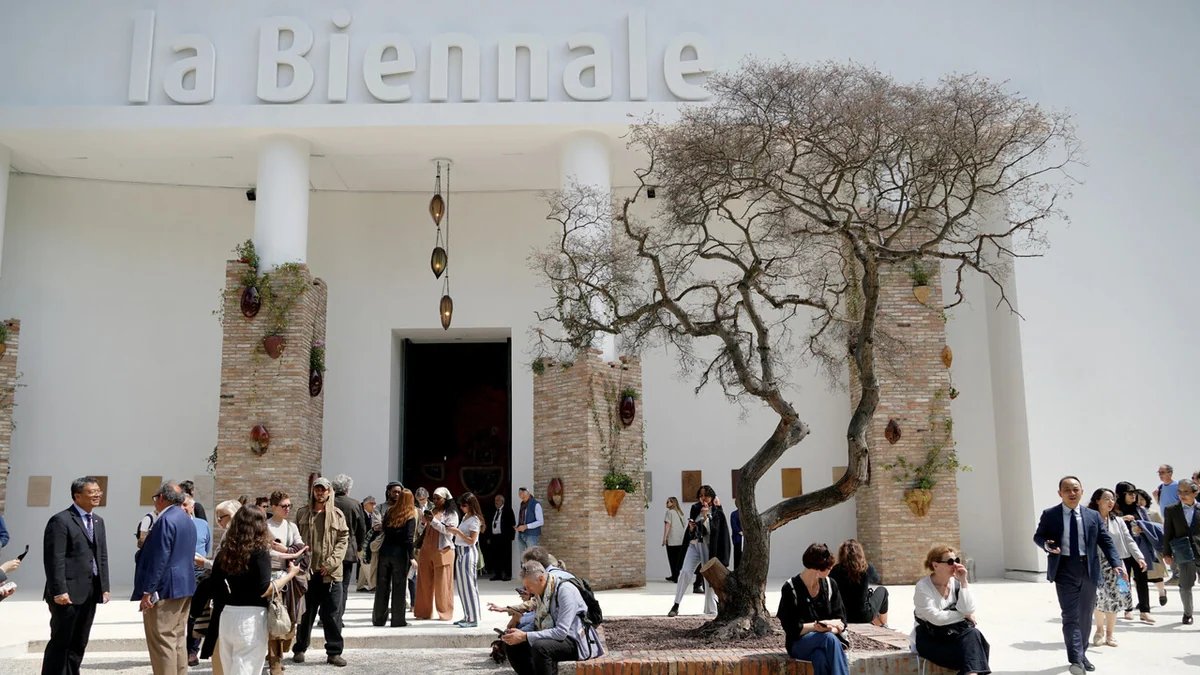 Si accende lo scontro sulla Biennale, Lega e Borgonzoni contro l'Ue