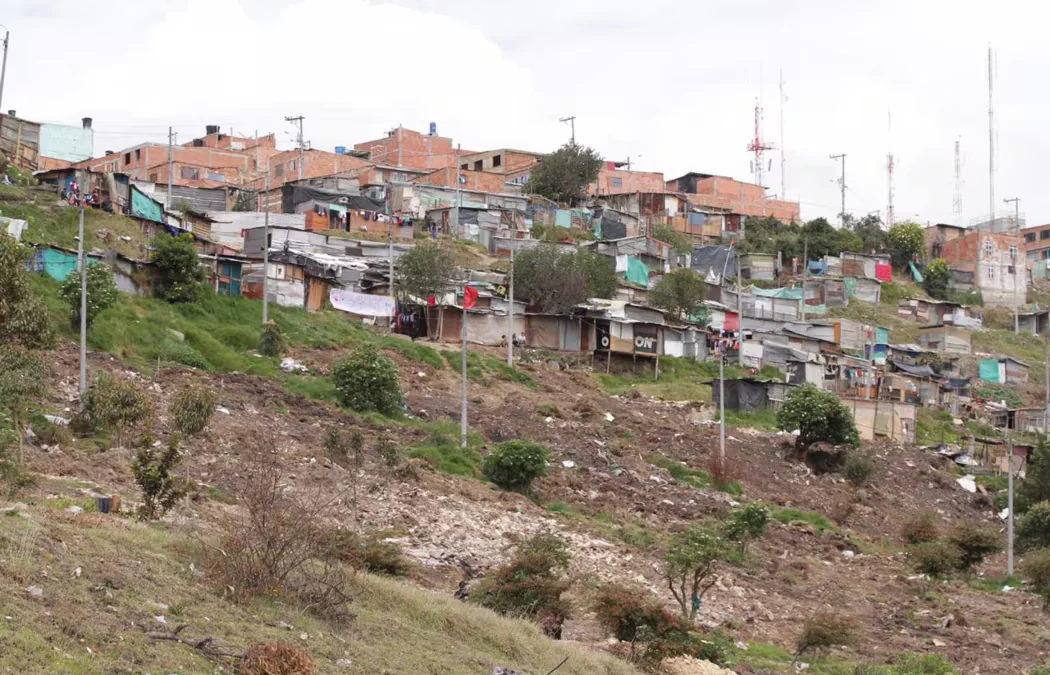 Invasión de tierras en Bogotá aumento 10% durante la administración de Carlos Fernando Galán, alertó concejal