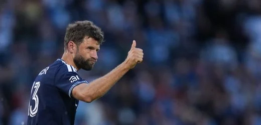WM 2026: TV-Experte Thomas Müller überzeugt auch bei Einsatz auf dem Fußballplatz