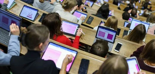 Umfrage zum Berufseinstieg: Studierende sorgen sich um Jobaussichten