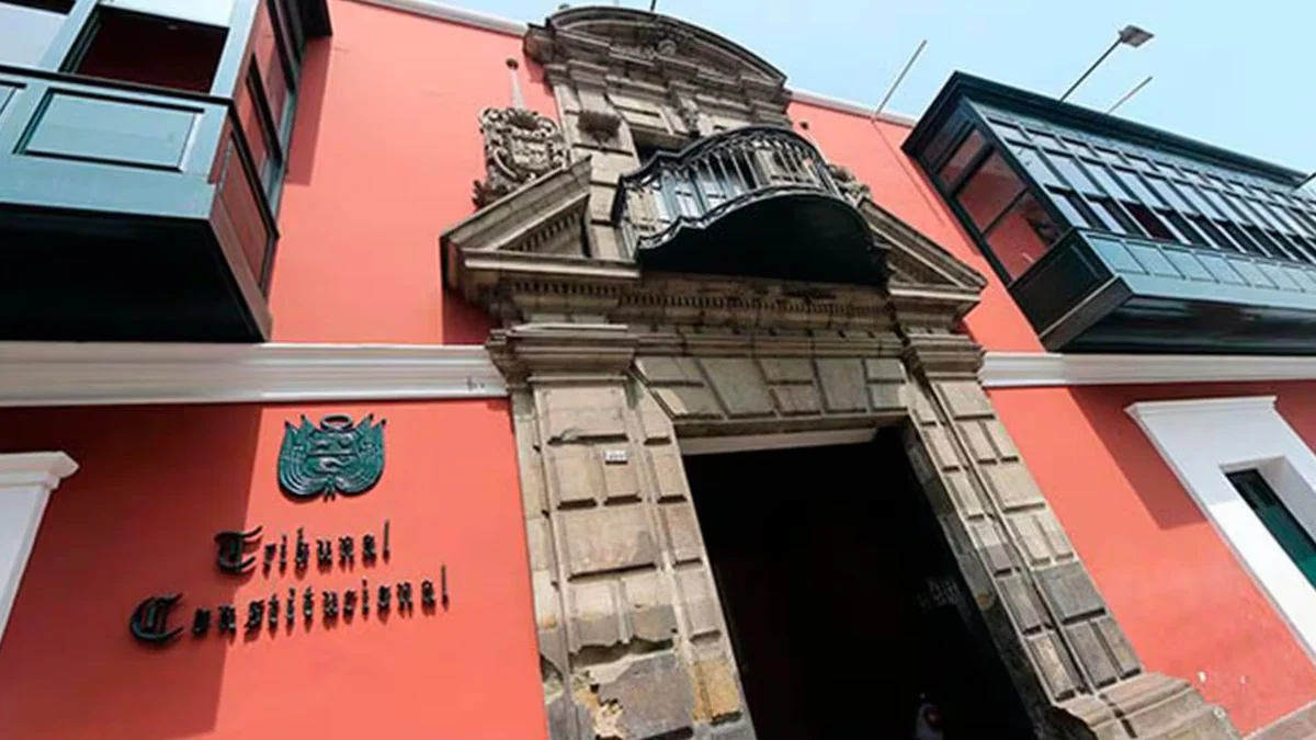 Tribunal Constitucional analiza demanda del Colegio Médico contra ingreso de especialistas en emergencias