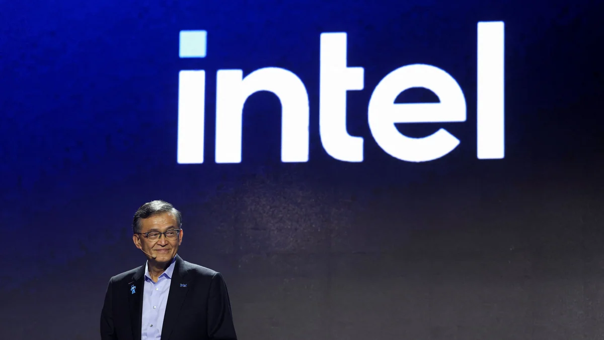 Here's our advice for investors looking to buy the dip in volatile AI stocks