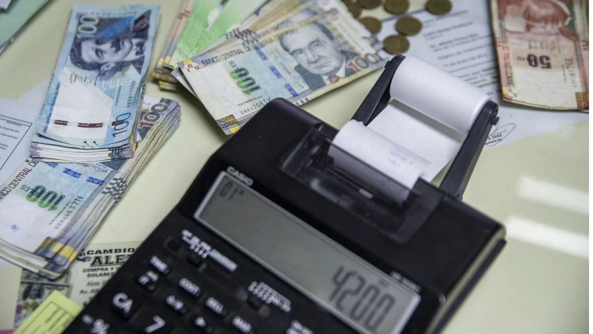 ¿Cómo usar la gratificación de julio para salir de deudas más rápido?