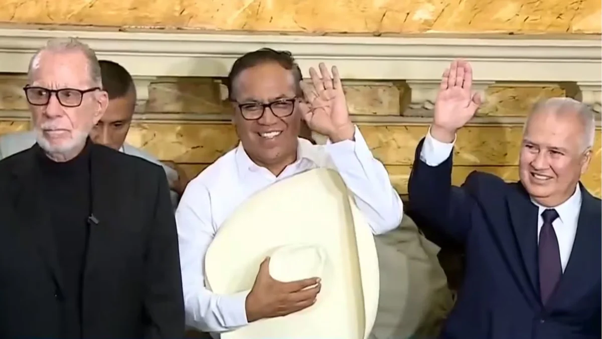 Ricardo Belmont firmó compromiso con Roberto Sánchez para tener un canal de TV junto a Ahora Nación tras anunciar respaldo