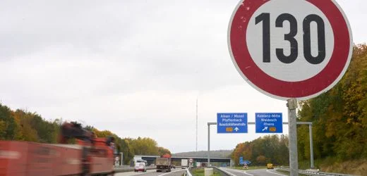 Autobahnen: Ein Tempolimit würde jedes Jahr 90 Menschen das Leben retten