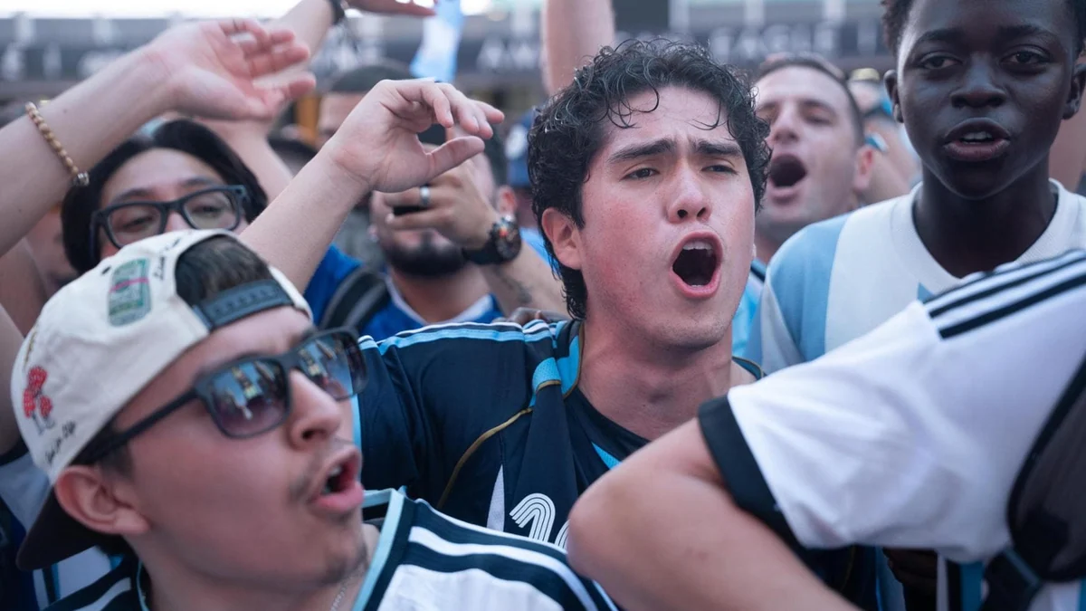 Argentina, niente alimenti ai figli: no al mondiale per 13.000. E c’è chi arriva in bici nel Kansas