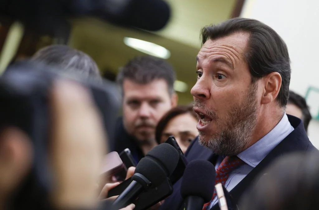 Óscar Puente denuncia el uso de "métodos no democráticos" para tratar de "derribar al Gobierno"