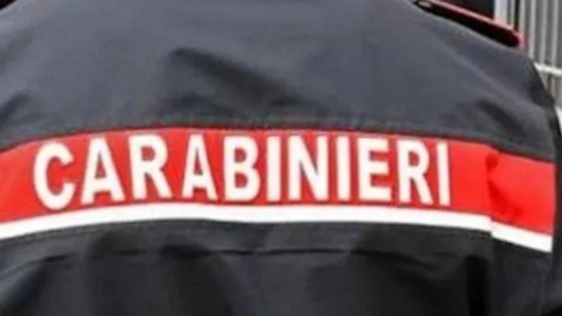 Auto pirata investe due ragazzi, muore 23enne