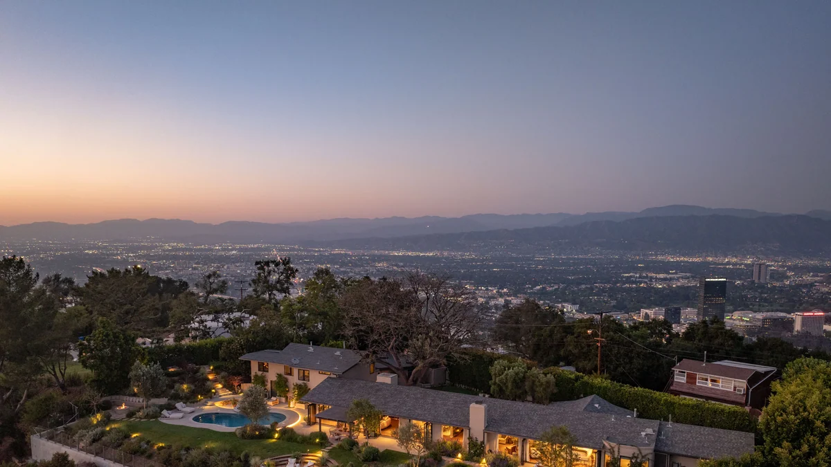 Las tres casas de la semana: la residencia del Capitán América en Los Ángeles se vende por 5,6 millones
