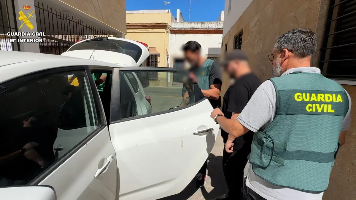 La Guardia Civil detiene en Cádiz a un pedófilo que tenía 500 archivos de material pornográfico de bebés con contenido “degradante, vejatorio y de extrema crudeza”