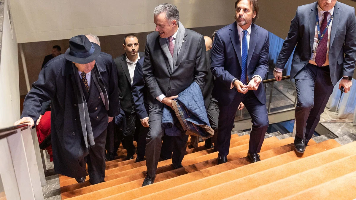 Yamandú Orsi reveló que habla seguido con los ex presidentes Lacalle Pou y Sanguinetti: “Uruguay es así”