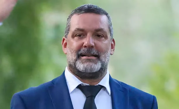 El cantante Jaime Anglada declara en el juzgado que sigue sin recuperar la voz 10 meses después del accidente