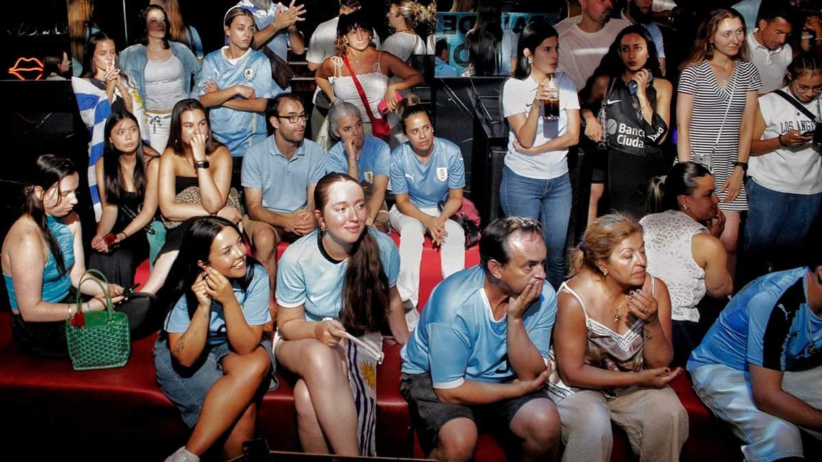 Diario del Madrid latino en las madrugadas mundialistas: muchas mujeres con Paraguay, ron a morro con Colombia y lágrimas argentinas por Messi