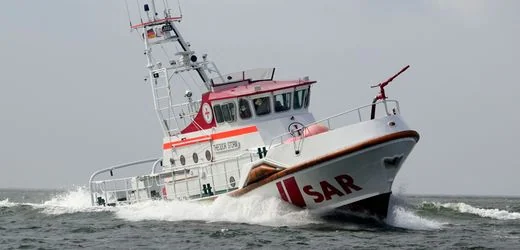 Trischen: Brand auf Nordseeinsel – Seenotretter bringen Vogelwart in Sicherheit