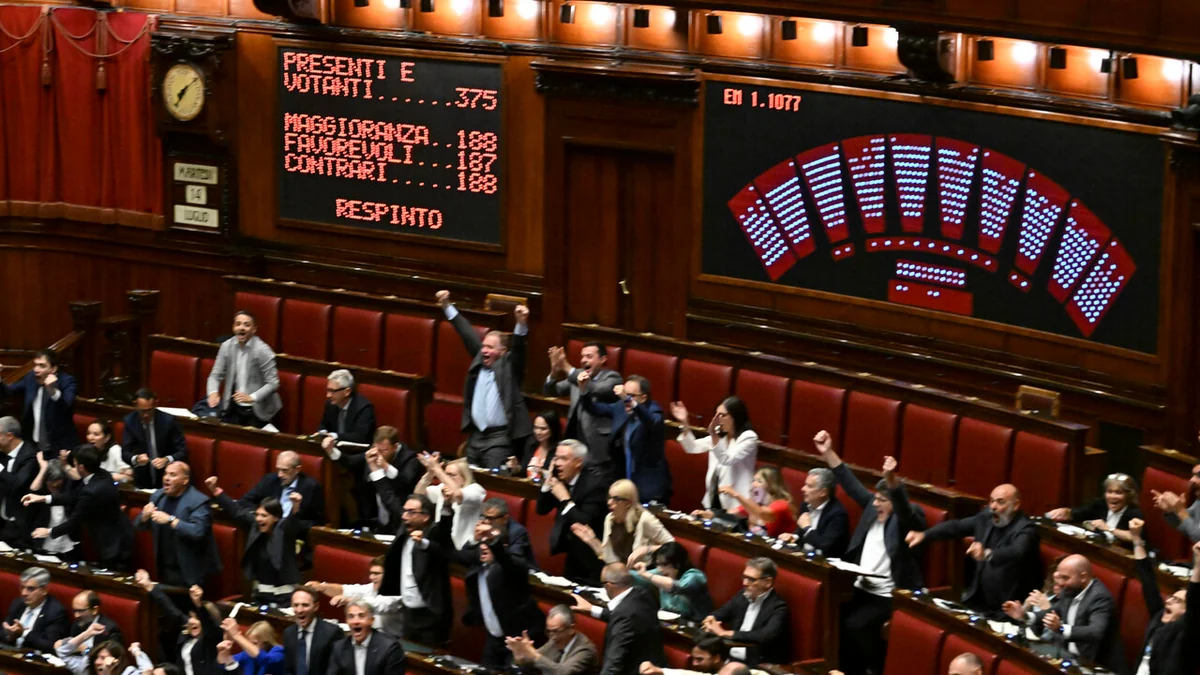 Legge elettorale: la maggioranza battuta alla Camera sulle preferenze. Coro delle opposizioni: 'Elezioni'