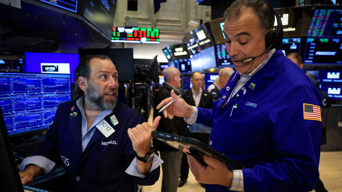 Mercados: las acciones y los bonos negociaron mixtos y se estabilizó el riesgo país, con el foco puesto en Wall Street