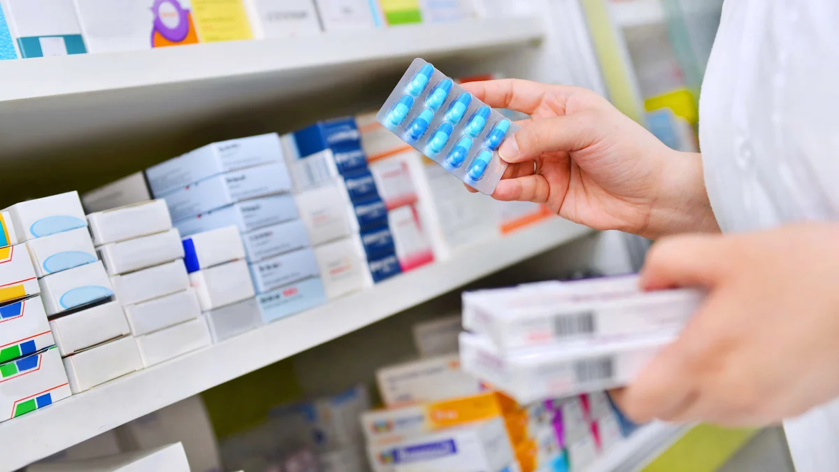 Gestores famacéuticos estarían negando medicamentos para ejercer presión y que las EPS paguen su deudas: “Es ilegal”
