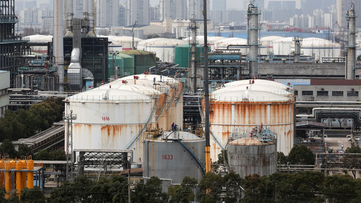 Las reservas estratégicas de petróleo del mundo se están agotando rápidamente