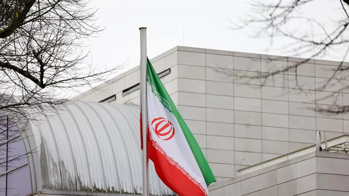 Irán subraya que la estadounidense supuestamente liberada "no era una prisionera ni hacía frente a caso alguno"