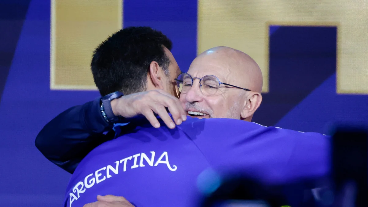 El maestro reta al alumno campeón: regreso a los días en los que De la Fuente dio clase en el curso de entrenadores a Scaloni
