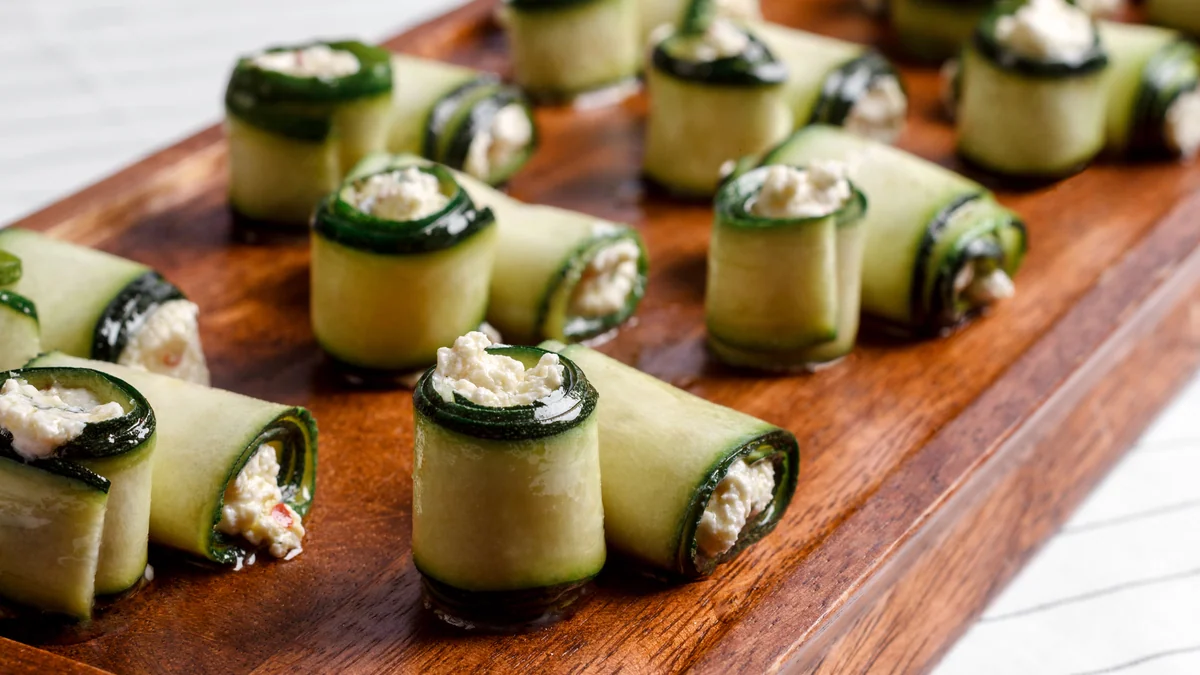 Rollos de calabacín rellenos de ensaladilla rusa: una receta refrescante para sorprender a tus invitados este verano