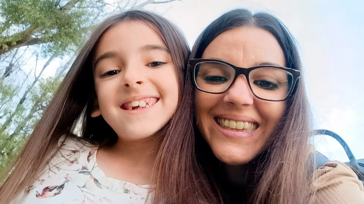 La niña que canta mientras le aplican inyecciones para crecer: el sueño de conocer a Messi y hacerle una pregunta muy especial