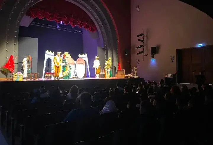 Hatay’da çocuklar tiyatro ile eğlendi