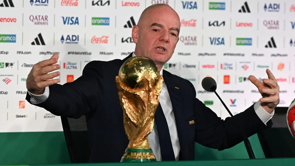 Infantino deride l’Italia: “Magari con Mondiale a 64 squadre si qualificherà”