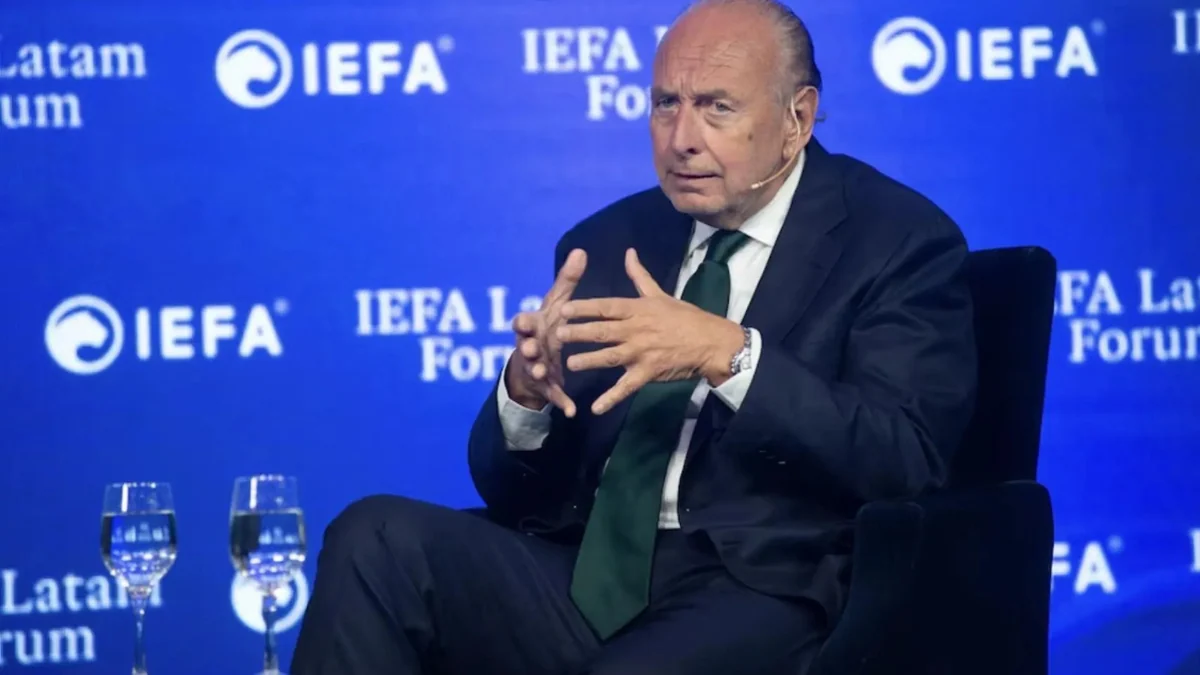 De Milei a Sánchez: así es José Luis Manzano, el empresario argentino que se ha asociado con los accionistas 'rebeldes' de Prisa en su nuevo canal de televisión