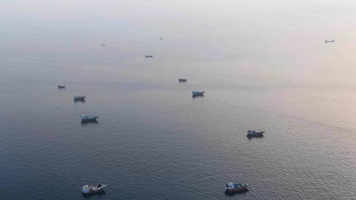 L'Iran colpisce le navi a Hormuz, gli Usa rispondono con nuovi attacchi sul Paese