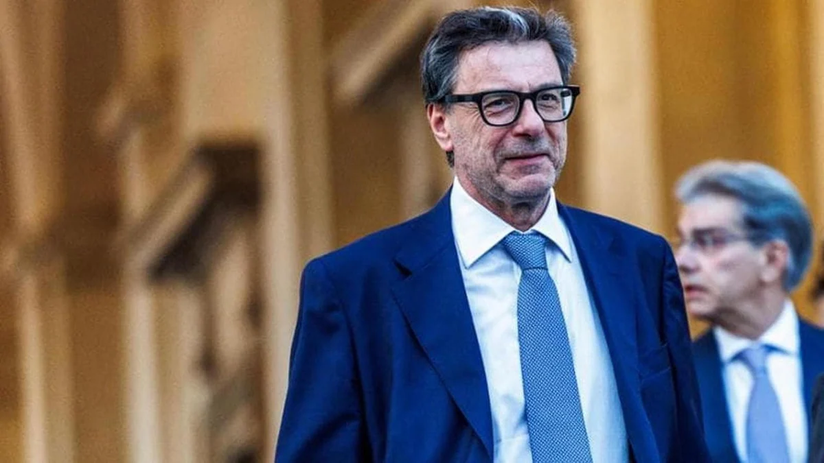 Mps, Giorgetti a Repubblica: “L’offerta di Intesa? Chi paga di più...”