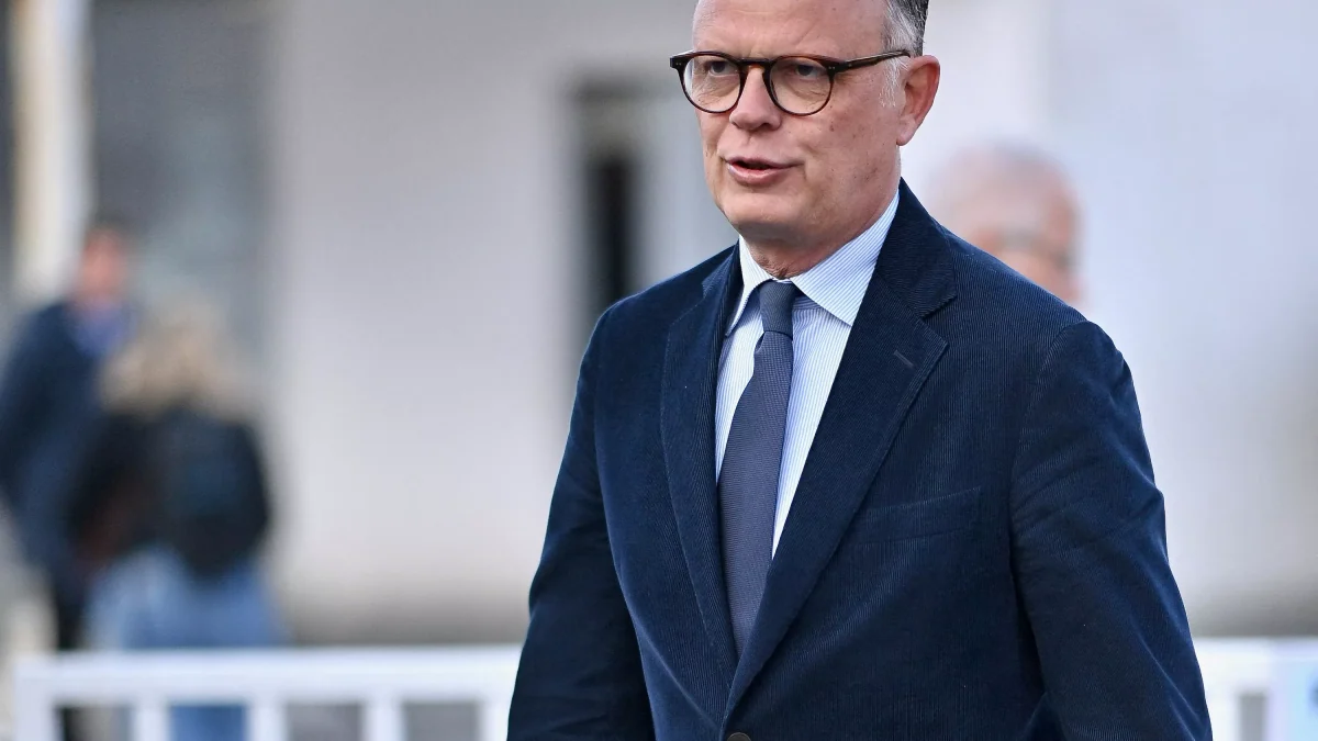Édouard Philippe intègre un proche de Sébastien Lecornu dans son équipe de campagne