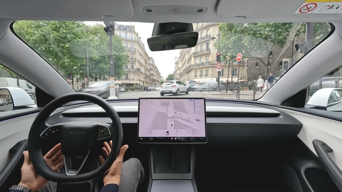 Coup dur pour Tesla : le FSD ne sera pas autorisé en France