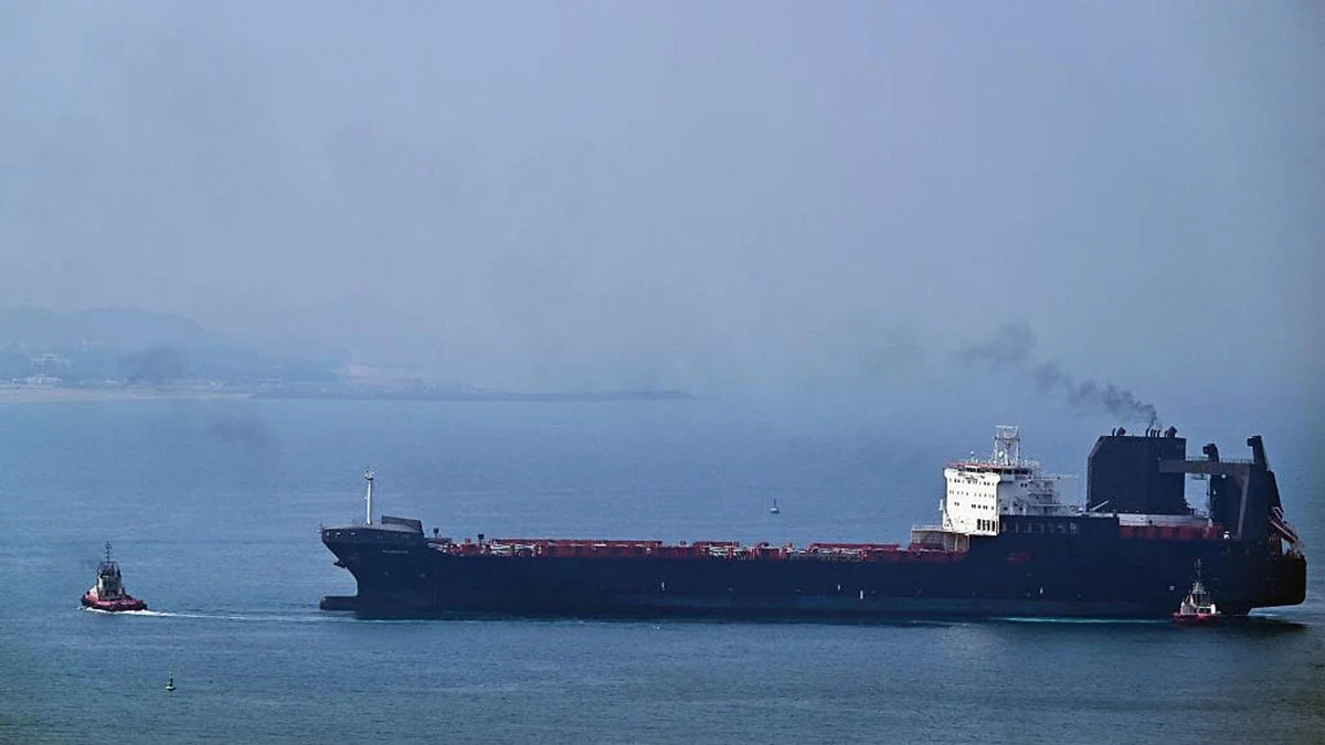 Guerra in Iran, le news di oggi. Quarta notte di attacchi Usa per Hormuz. Trump: “Senza accordo colpiremo centrali e ponti”