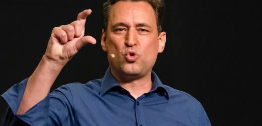 Georg Eisenreich und Hape Kerkeling: Die stärkste Waffe eines Demokraten? Der Humor - Kolumne