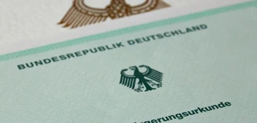 Deutschland hat bislang 52.000 Opfer des NS-Regimes oder ihre Nachkommen eingebürgert